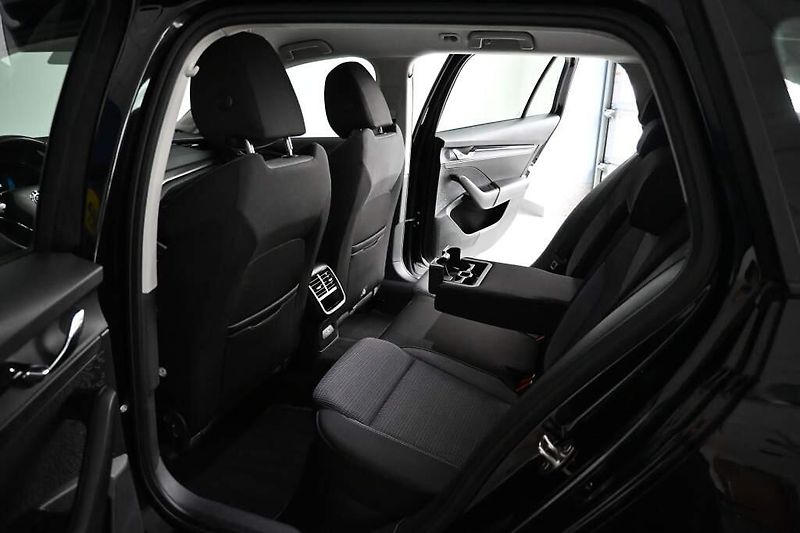 Škoda Octavia (2023) 2.0 DSG LED VIRTUAL TDI - fotka 9 z 32