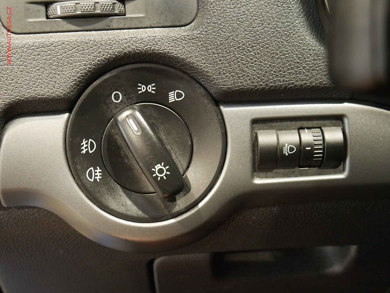 Škoda Octavia (2008) 1.9 TDi, Klima - fotka 15 z 15