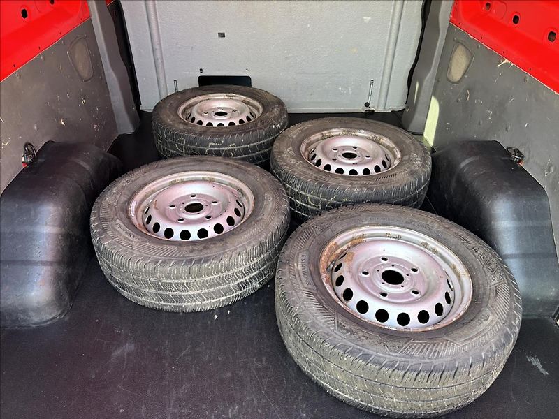 Ford Transit 2,0 Mhev 96kW L3 Kombi Van - fotka 11 z 37