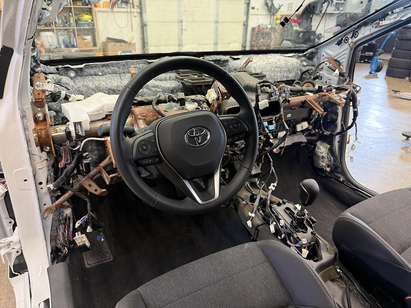 Toyota Corolla 1.8 VVT-i 72 kW - fotka 7 z 13