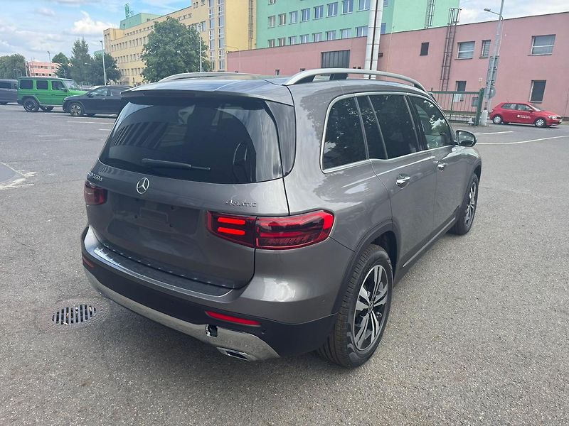 Mercedes-Benz GLB (2025) 200 d 4MATIC - fotka 7 z 29