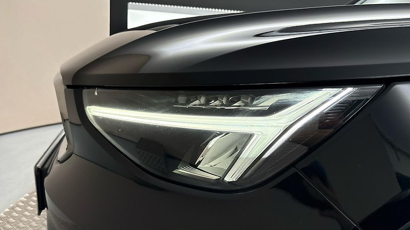 Volvo XC40 2.0 B3 AUT Core - fotka 18 z 27