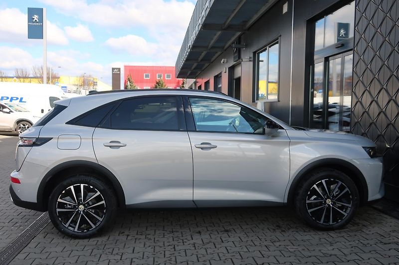 DS Automobiles DS7 (2025) EDITION FRANCE PLUG-IN HYBRID - fotka 7 z 15