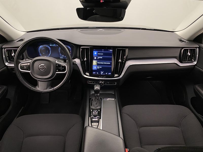 Volvo V60 D3 MOMENTUM AUT - fotka 2 z 41