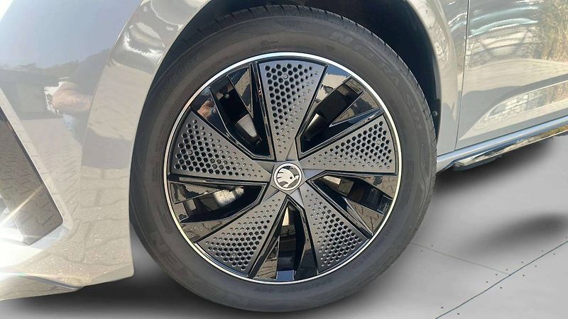 Škoda Scala Monte Carlo 1,0 TSI 85kW DSG7/ - fotka 30 z 30