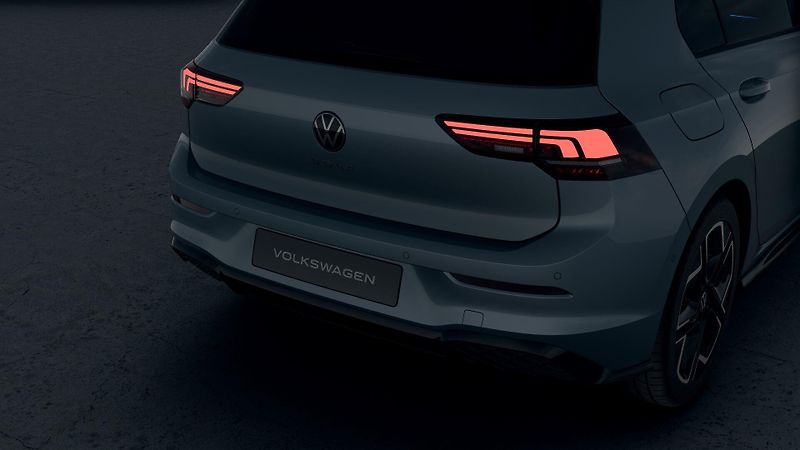 Volkswagen Golf R-Line People 1,5 eTSI 7DSG mH - fotka 7 z 9
