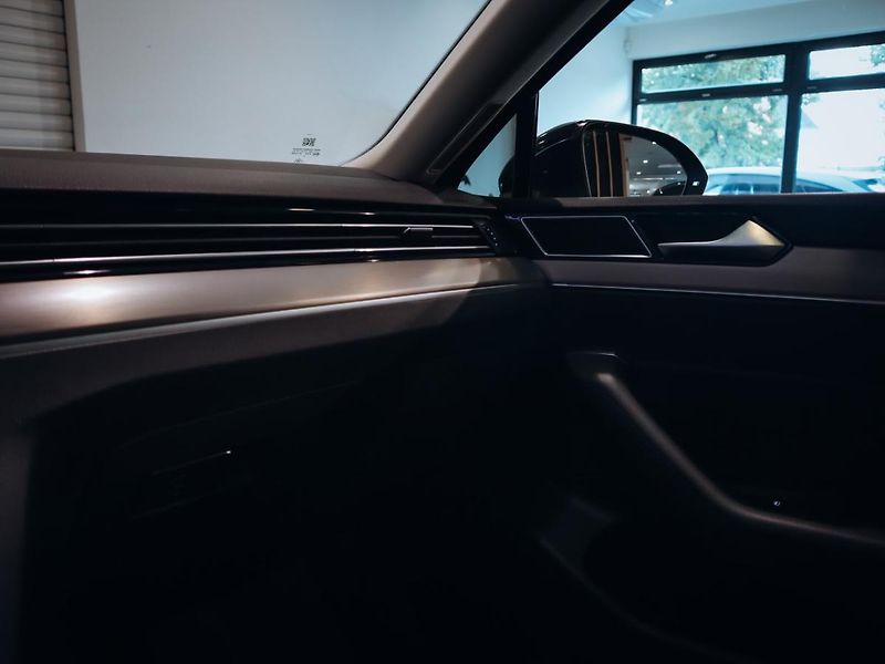Volkswagen Passat 2.0TDI Highline 4M 176kW - fotka 11 z 29