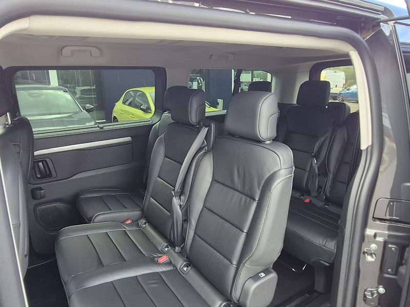 Peugeot Traveller (2026) Allure L3 2.2BlueHDi 180k EAT8 - fotka 12 z 29