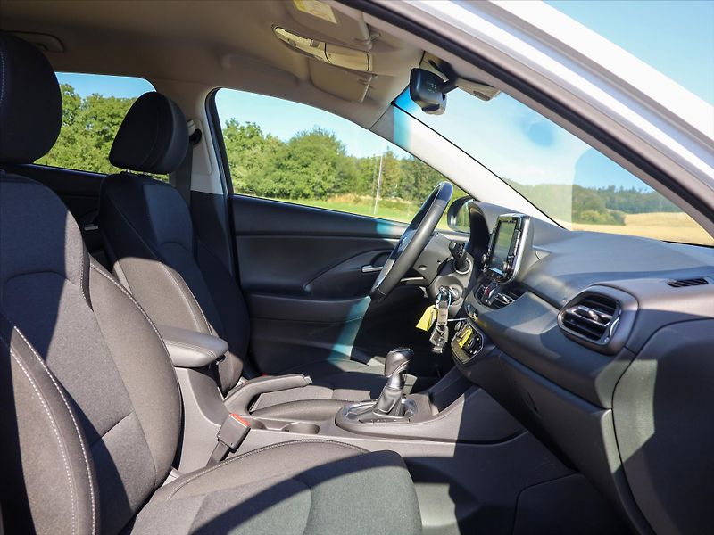 Hyundai i30 1,0 T-GDI 88kW Smart 1.Maj DPH - fotka 12 z 30