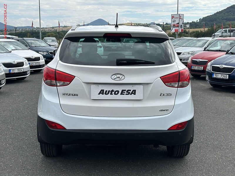 Hyundai ix35 (2011) 2.0 GDi AC, výhřev - fotka 5 z 17