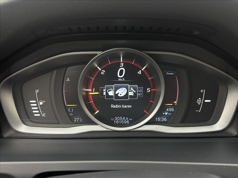 Volvo V60 1,6 D2 KŮŽE NAVI OCEAN RACE - fotka 15 z 41