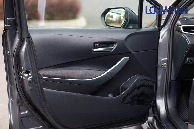 Toyota Corolla SD 1.8L HEV CVT Style - fotka 21 z 32