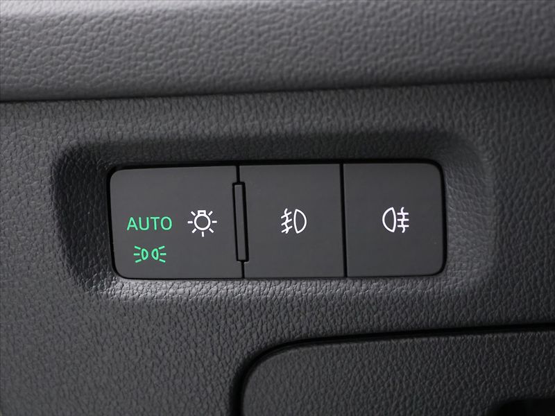 Škoda Octavia 2,0 TDI DSG 4x4 CZ Style DPH - fotka 15 z 34