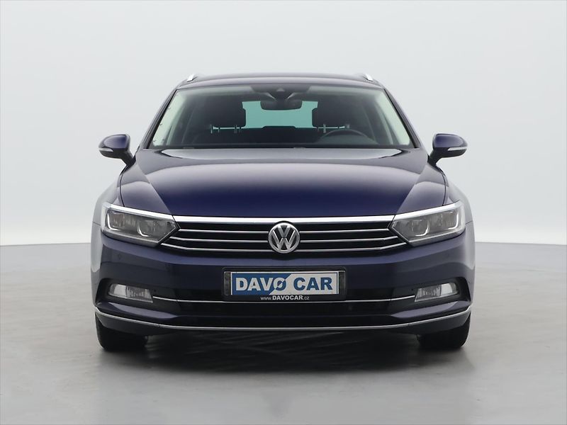 Volkswagen Passat Variant 2,0 TDI 110kW DSG Highline LED - fotka 2 z 32