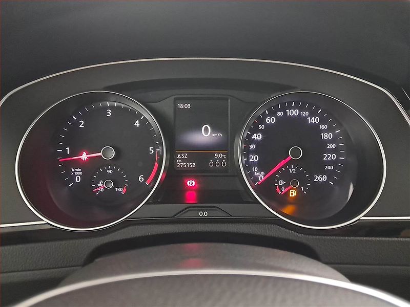 Volkswagen Passat (2016) Highline 2.0 TDI, Kůže, Navi - fotka 11 z 23