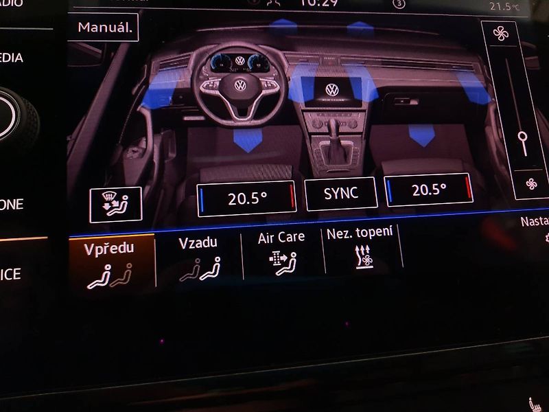 Volkswagen Passat (2023) 2.0 TDI 4Motion (147kW/200k) D - fotka 14 z 26