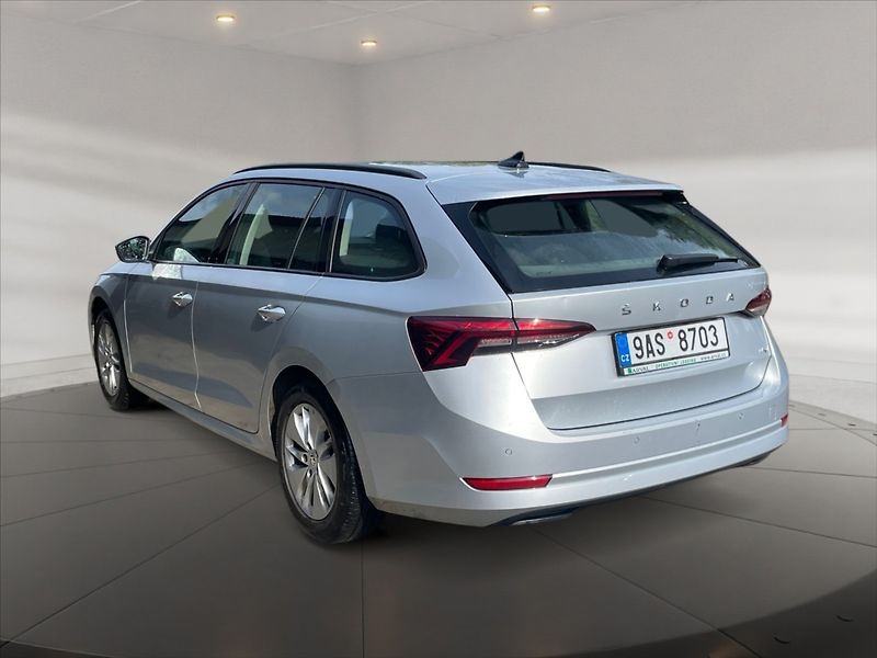 Škoda Octavia 2,0 TDI Ambition 4x4 DSG - fotka 4 z 11