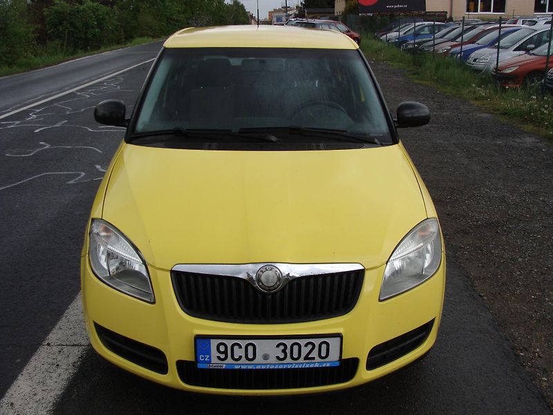 Škoda Fabia (2009) 1.2 HTp, 51 kW, klima - fotka 8 z 19