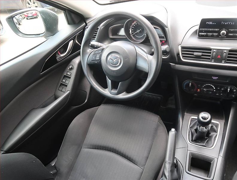 Mazda 3 (2015) 1.5 Skyactiv-G, Park. senzory - fotka 7 z 14