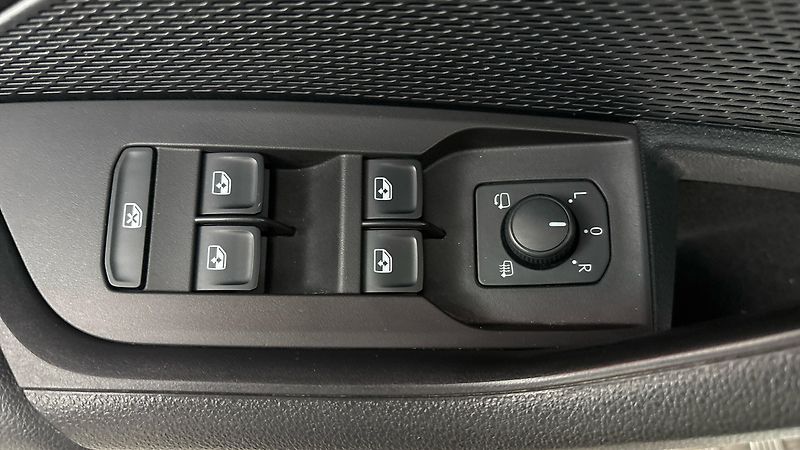 Škoda Octavia 2.0 TDI DSG Style Combi - fotka 21 z 26