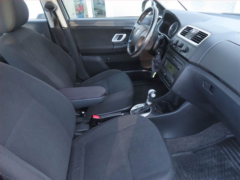 Škoda Fabia (2008) Sport 1.6 16V, Automat - fotka 9 z 19
