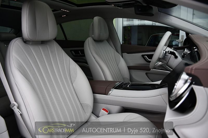 Mercedes-Benz EQS 580 4M HYPERSCREEN K360° 1M - fotka 17 z 59