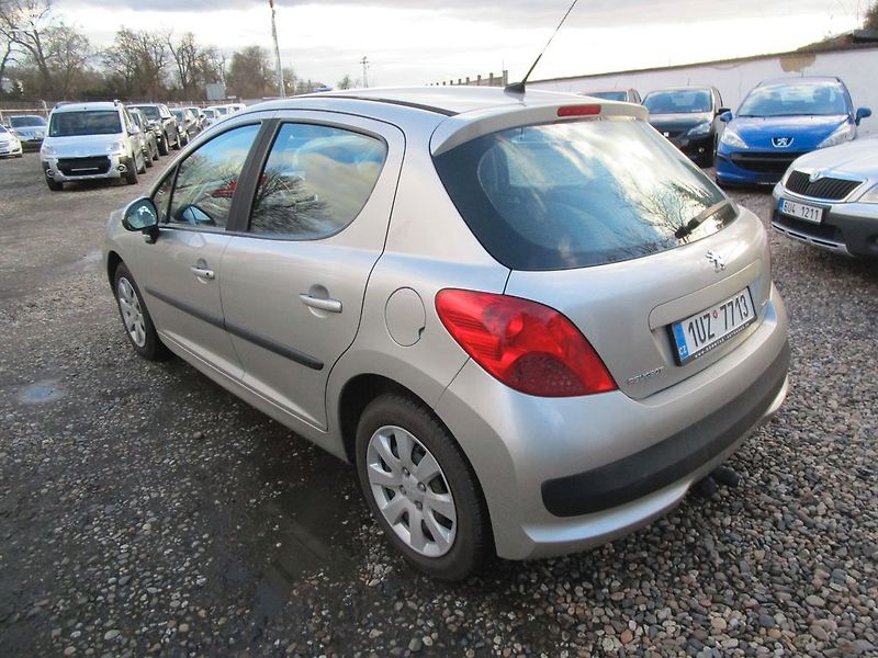 Peugeot 207 1,4 - 54KW + BATERIE - fotka 5 z 19