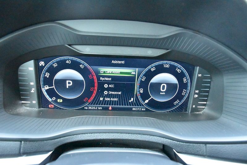 Škoda Karoq (2021) Style PLUS 2.0 TDI 85kW DSG - fotka 16 z 35