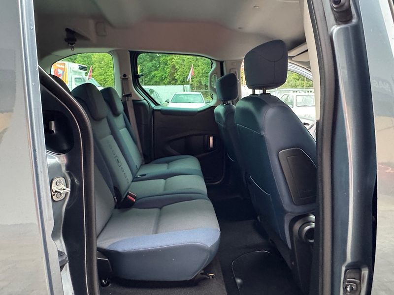 Citroën Berlingo (2010) 1.6 HDi Multispace - fotka 11 z 27