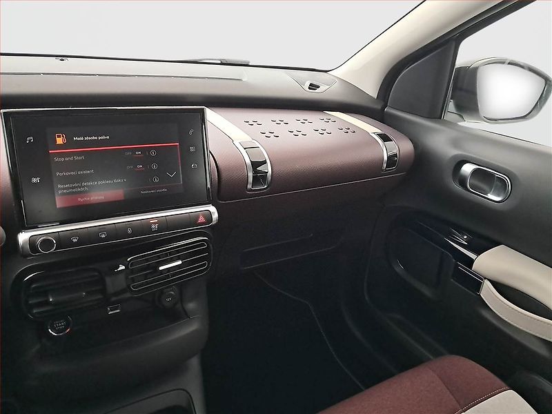 Citroën C4 Cactus (2019) 1.2 PureTech, ČR,1.maj - fotka 13 z 17
