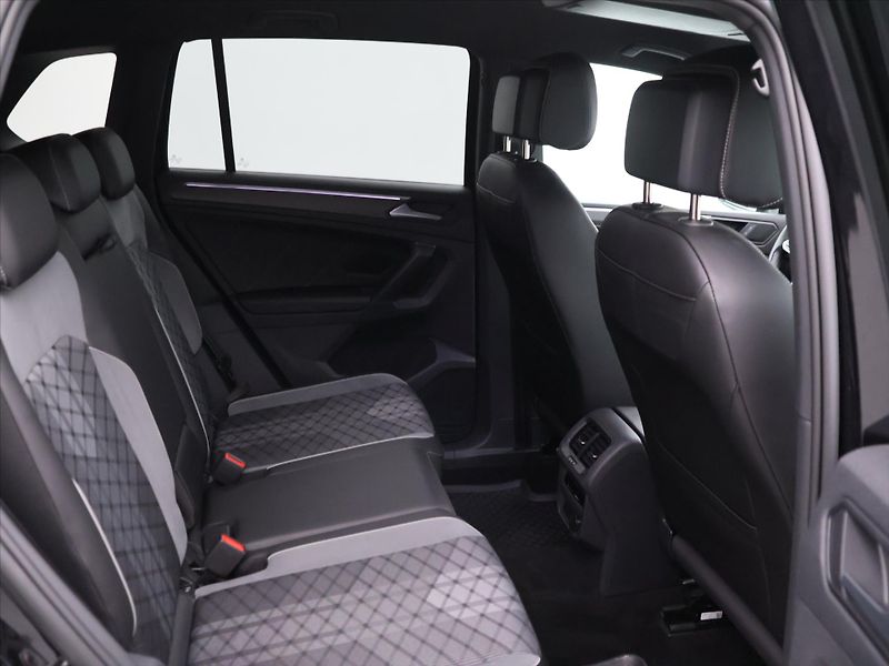 Volkswagen Tiguan 1,4 TSI PHEV 180kW R-Line DPH - fotka 14 z 33