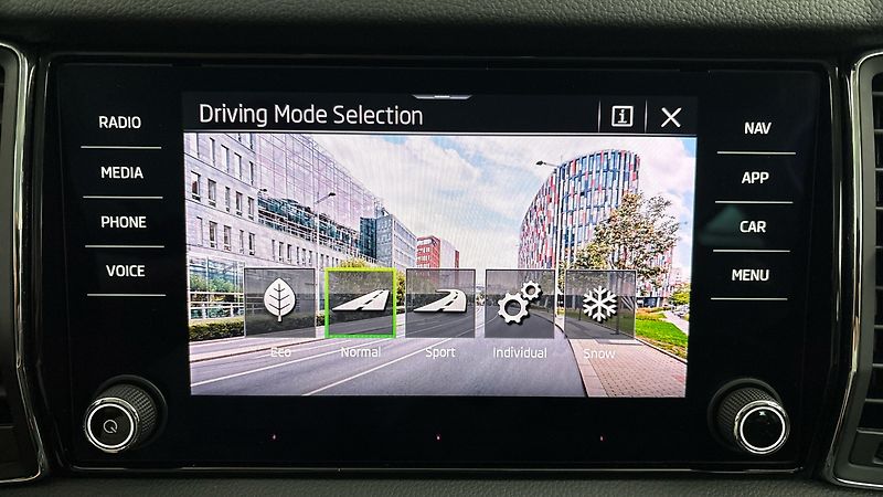 Škoda Kodiaq 2.0 TDI DSG 4x4 Style - fotka 31 z 32