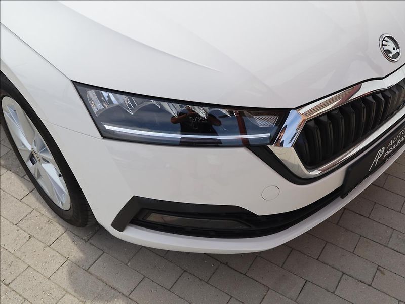 Škoda Octavia 1,5 TSi 110kW Selection ParkPi - fotka 36 z 38