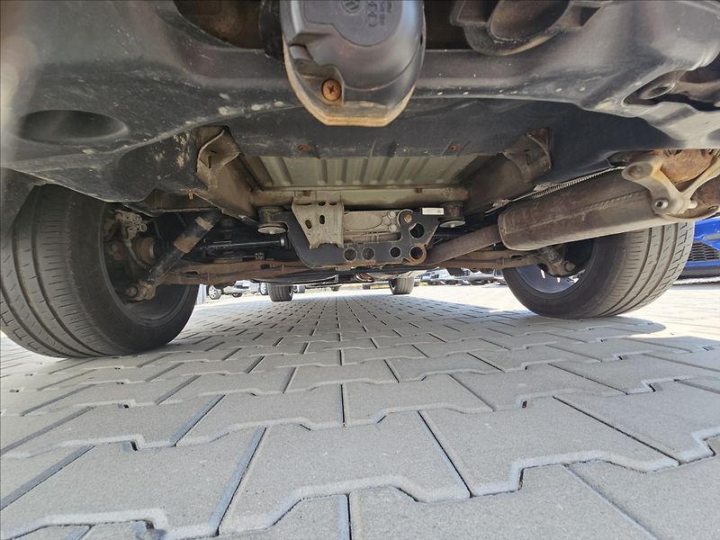 Volkswagen Multivan 2,0TDi 110KW 4X4 Highline - fotka 25 z 39