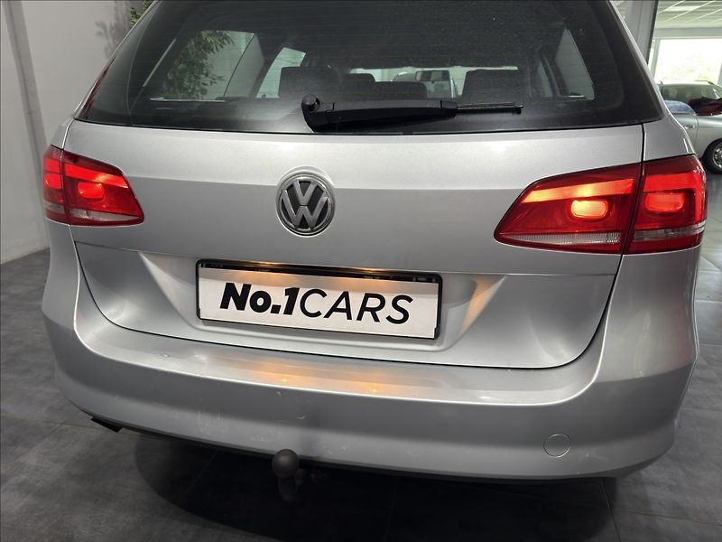 Volkswagen Passat 1,6   TDI 77KW VÝHŘEV TAŽNÉ - fotka 23 z 26