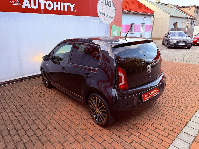 Volkswagen up! 1.0 Colour Serviska - fotka 8 z 19