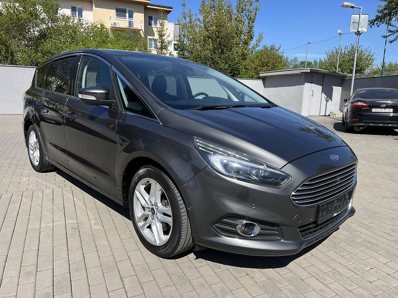 Ford S-MAX 2.0 TDCi 132kw Panorama tažné  - fotka 2 z 24