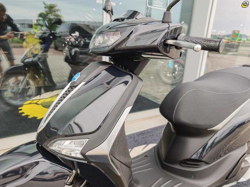 Piaggio Liberty 125 iGET (2026) Liberty 125 E5+ - fotka 37 z 39