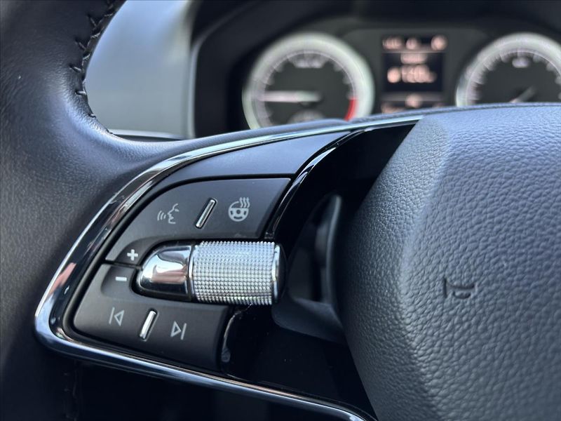 Škoda Karoq 2,0 TDi 110kW Style ADAPTIV - fotka 38 z 45