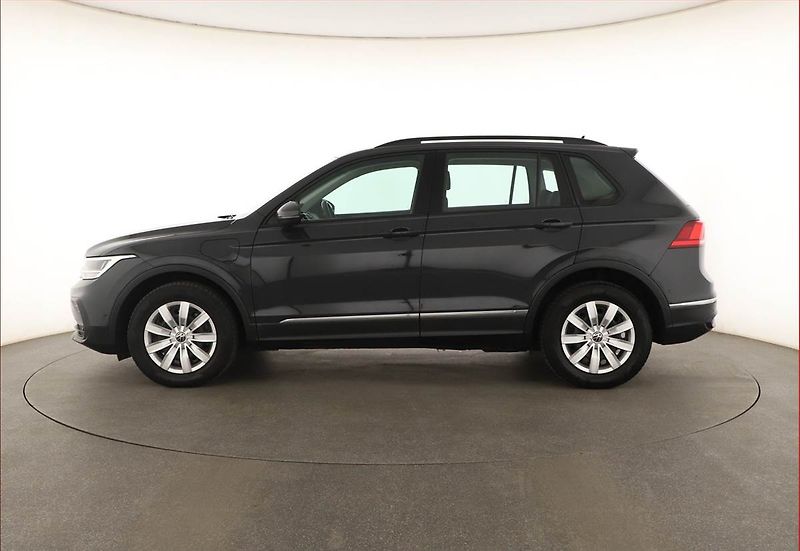 Volkswagen Tiguan (2022) 1.4 TSI eHybrid - fotka 3 z 19