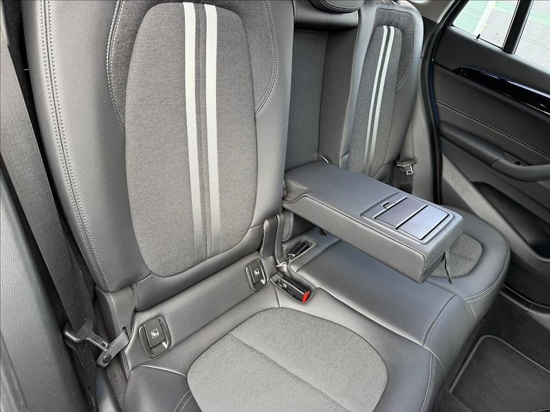 BMW X1 18d xDrive SportLine Head-up - fotka 21 z 23
