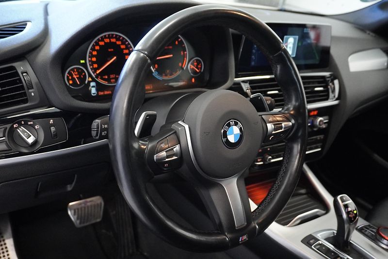 BMW X4 3.0 35D X-DRIVE M-SPORT - fotka 13 z 33