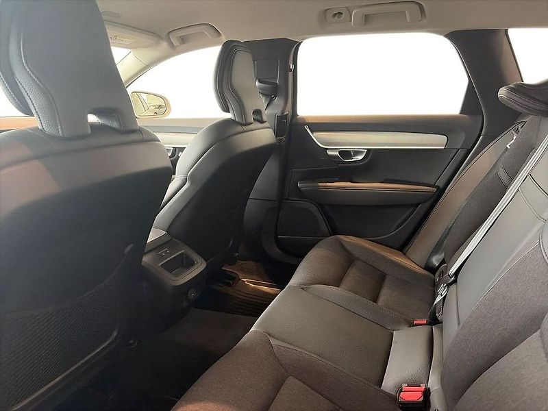 Volvo V90 B4 Diesel Core Kam NezTop Taž - fotka 9 z 16