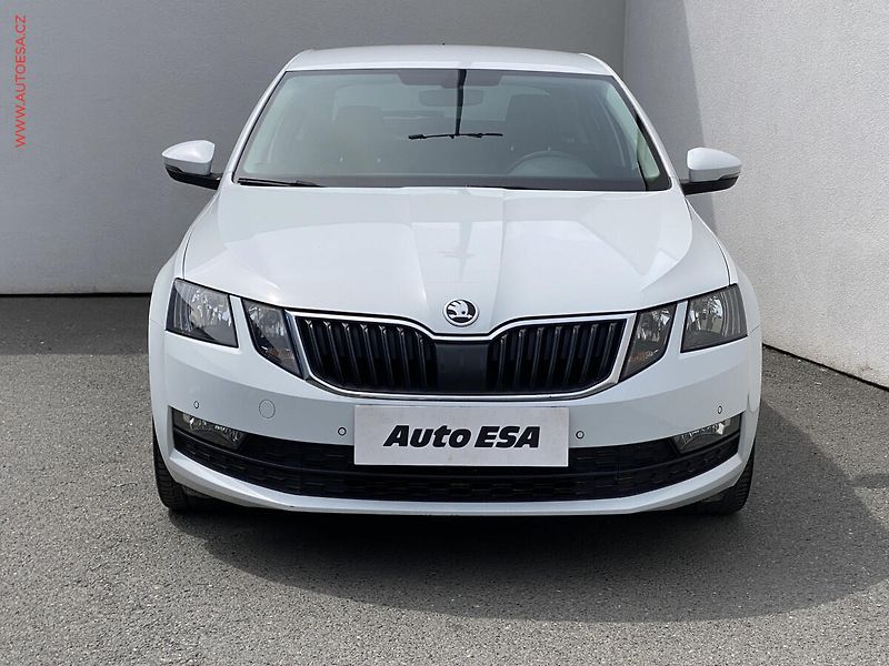 Škoda Octavia (2017) 1.6 TDi, Drive, DSG, navi - fotka 2 z 18
