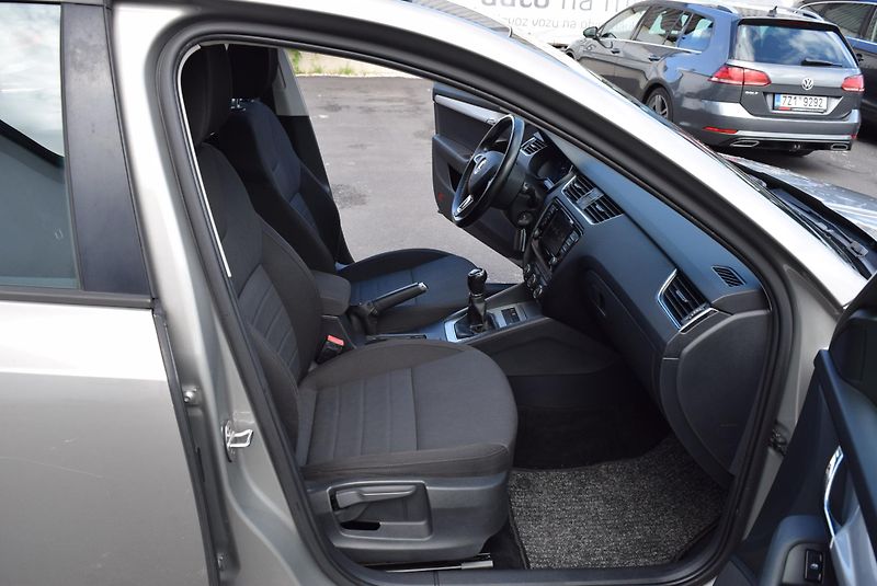 Škoda Octavia (2017) 1.4TSI 110kwSTYLE XEN TAŽ NAVI - fotka 32 z 45