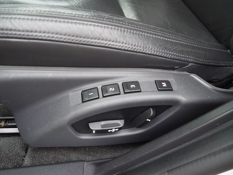 Volvo V60 (2010) 2.0D 120 kW, Automat - fotka 18 z 34
