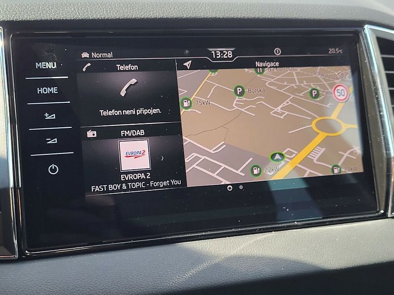 Škoda Karoq Dynamic 1,5TSI 110kW - fotka 22 z 30