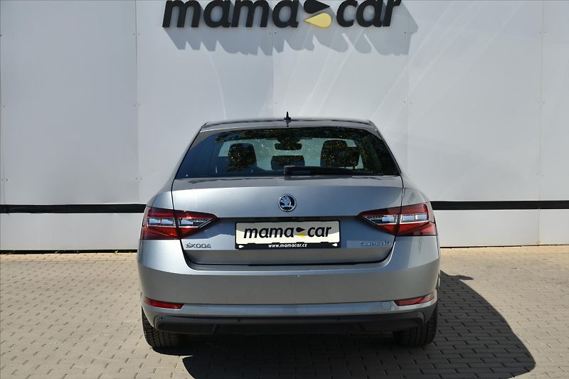 Škoda Superb 2.0 TDI 140kW DSG STYLE ČR - fotka 6 z 32
