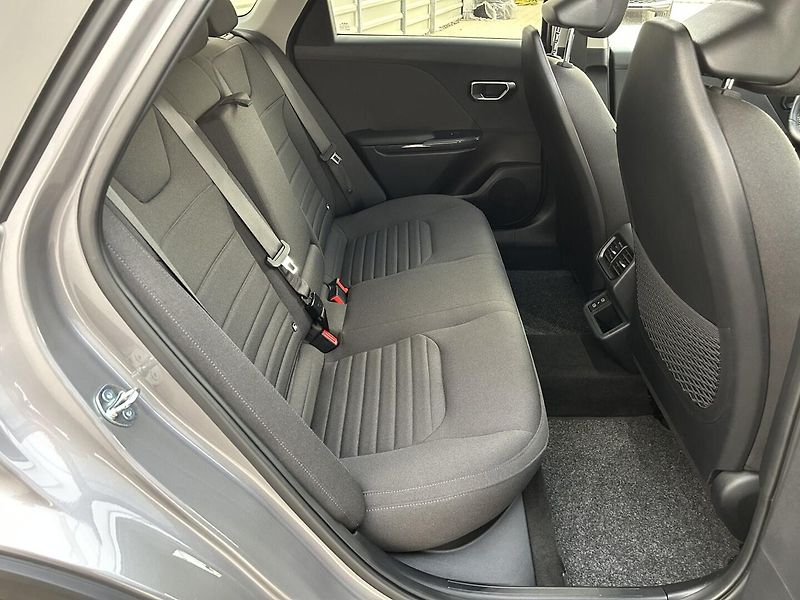 Kia K4 1.6 T-GDi EXCLUSIVE 110 KW (20 - fotka 28 z 32