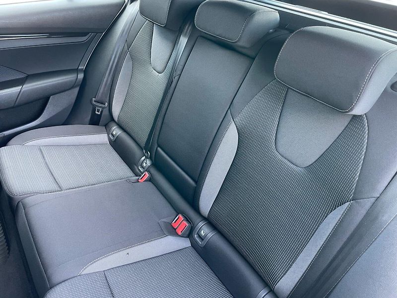 Škoda Octavia (2022) Com.2.0TDi Navigace! ČR+1.maj. - fotka 17 z 35